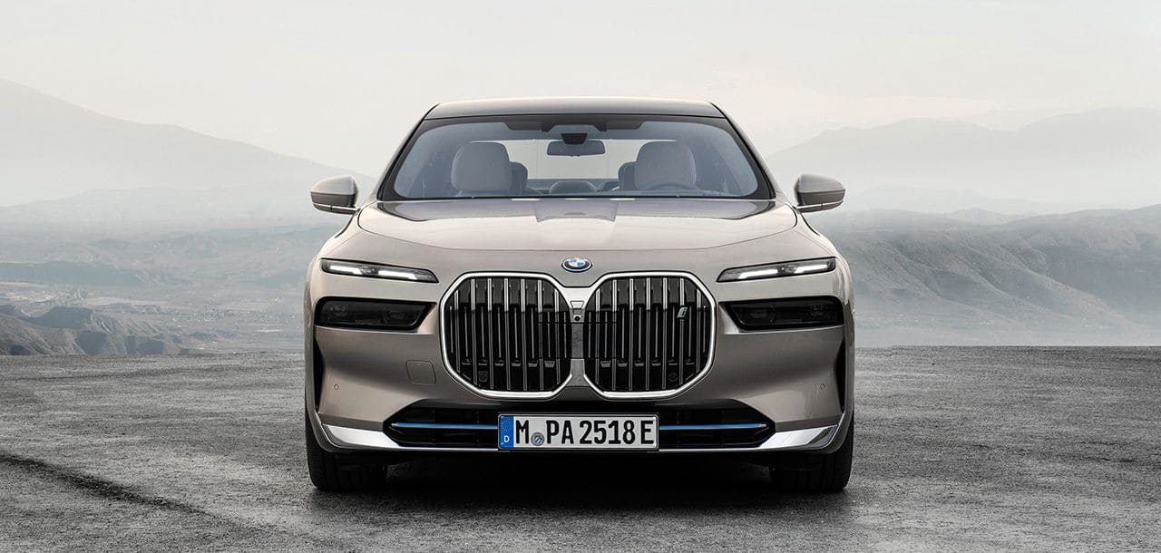 BMW i7 xDrive60 Features & Specs