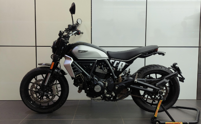 Second Hand Ducati Scrambler Icon (2G) Black - Used Bikes