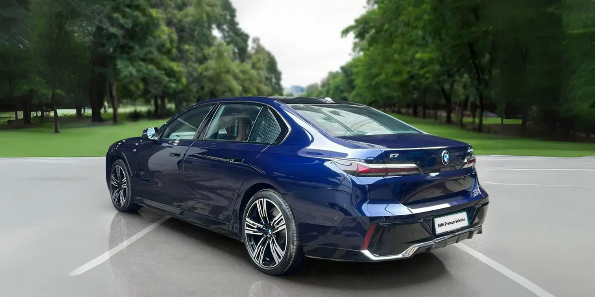 Buy used BMW i7 xDrive60