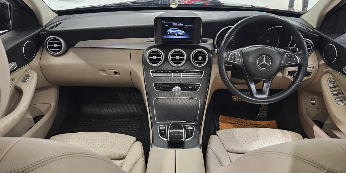 Pre-owned Mercedes C200 sedan